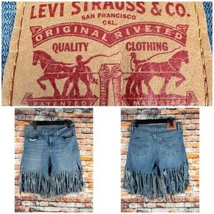 Levi's Womens Fringe Cut Off Jean Shorts Denim Size 28 Y2K
